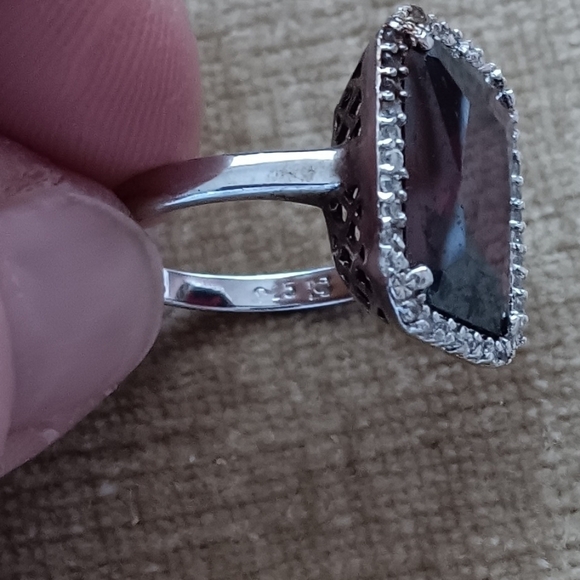 Rectangular Multi Faceted Deep Red Glass Silver Ring - Picture 9 of 15